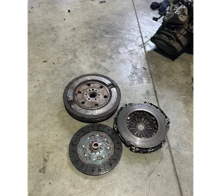 Peugeot 208 Clutch set kit 9813700880