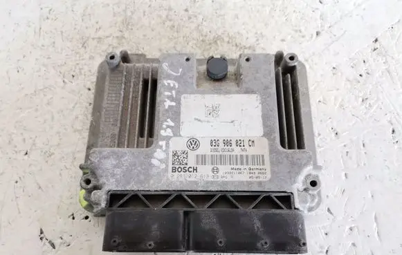 Volkswagen Jetta V Engine control unit/module 03G906021CM 0281012613