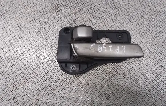 KIA Carens II Front door interior handle