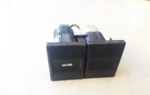 Ford Mondeo Mk III Tailgate opening switch D3LOA 1S7T-19B514-AA