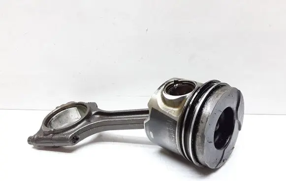 Volvo XC60 Piston with connecting rod