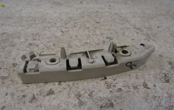 Ford Focus Front bumper mounting bracket BM5117D959A