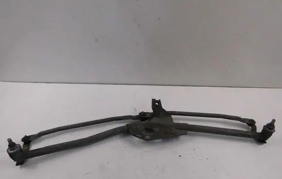 Volkswagen PASSAT B3 Front wiper linkage 357955325A