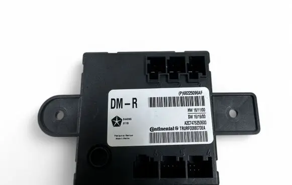 Chrysler Pacifica Sliding door control unit/module 68225096AF