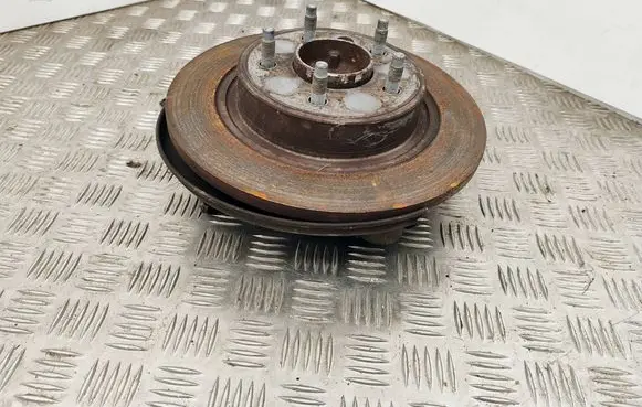 Opel Zafira C Rear wheel hub 12778854
