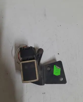 Mercedes-Benz E W211 Air suspension front height level sensor 0105427717