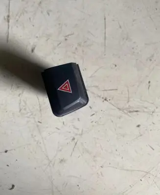 Peugeot 208 Hazard light switch 96750916ZD
