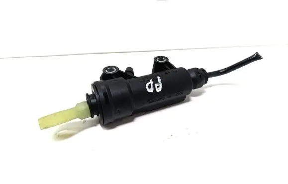 BMW 1 F20 F21 Clutch master cylinder 6773670