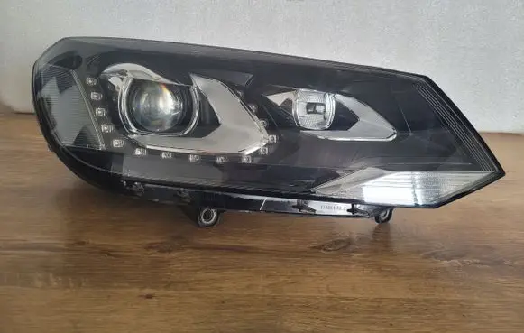 Volkswagen Touareg II Headlight/headlamp 7P1941752