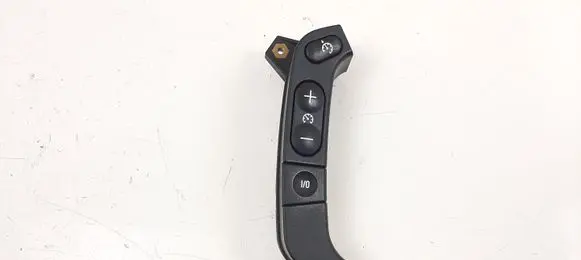 Steering wheel buttons/switches
