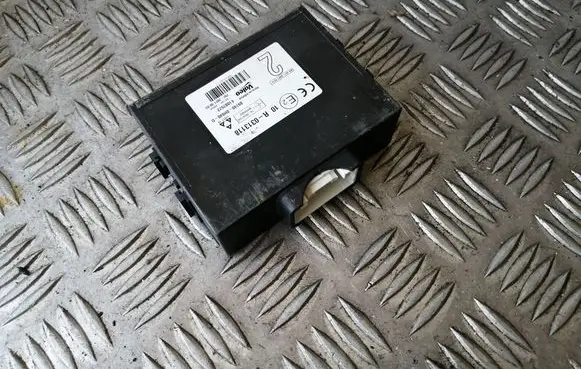 Toyota Aygo AB40 Door central lock control unit/module 897400H040D 10R0313118