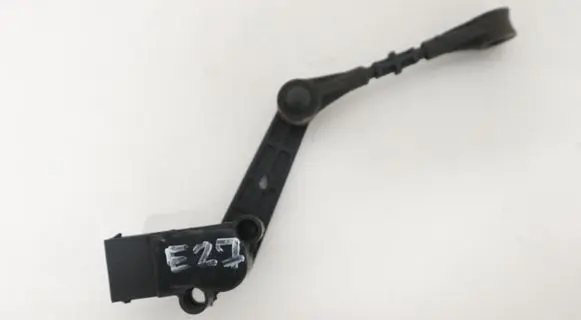 Land Rover Discovery 4 - LR4 Air suspension front height level sensor AH223C097AB 304037 10034
