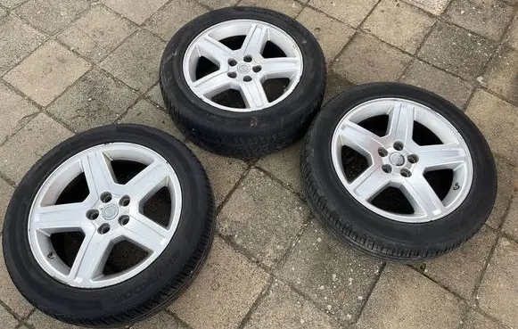 Chrysler 300 - 300C R18 alloy rim 1dv22trmab