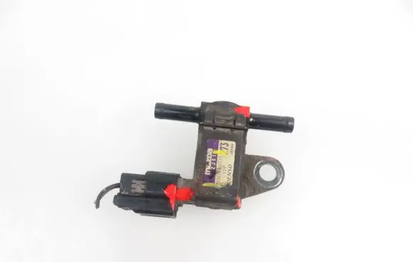 Mazda 3 I Valve vacuum 1362002731
