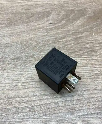 Audi A6 S6 C4 4A Other relay 445955529A UH2