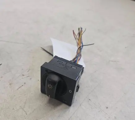 Volvo S70 V70 V70 XC Light switch 9475304