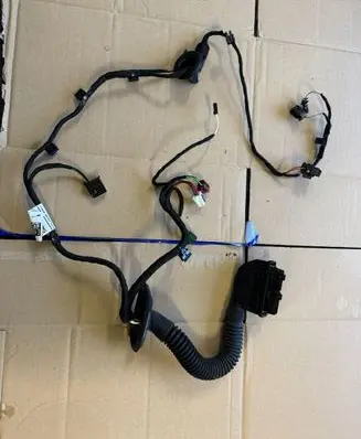 Mercedes-Benz E W213 EUR ISO radio connector 2135400943