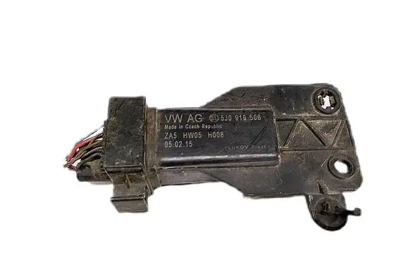 Volkswagen PASSAT B6 Coolant fan relay 5J0919506