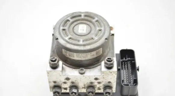 Skoda Octavia Mk3 (5E) ABS Pump 5Q0614517Q