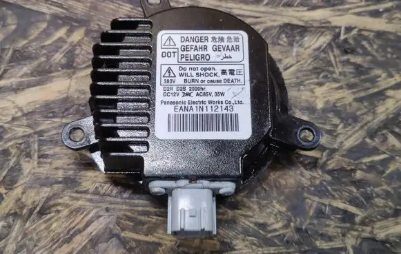 Nissan Quest Headlight ballast module Xenon EANA1N112143 1N112143