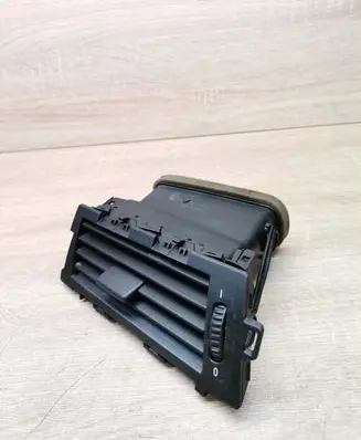 BMW 5 E60 E61 Dashboard side air vent grill/cover trim 6910731