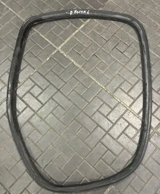 Toyota Land Cruiser (J120) Rubber seal loading door window/glass 