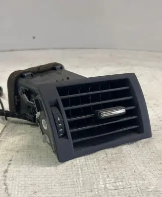 Audi A4 S4 B7 8E 8H Dash center air vent grill 8E0820902