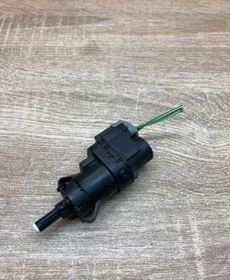 Land Rover Freelander 2 - LR2 Brake pedal sensor switch 3M5T13480AB WITHPLUG