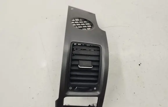Honda CR-V Dashboard side air vent grill/cover trim 9763M0010