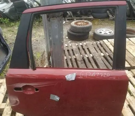 Nissan Note (E11) Rear door raudonos