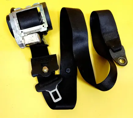Mercedes-Benz Vito Viano W638 Front seatbelt 6388600985
