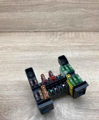 Mercedes-Benz E W211 Fuse box set 2115450301 13943311