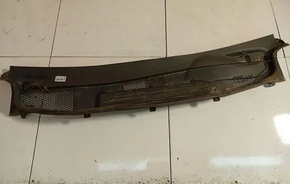 Mercedes-Benz B W245 Wiper trim 982444W