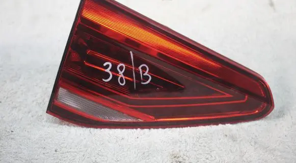 Volkswagen Tiguan Tailgate rear/tail lights 5TA945307B 90059917A