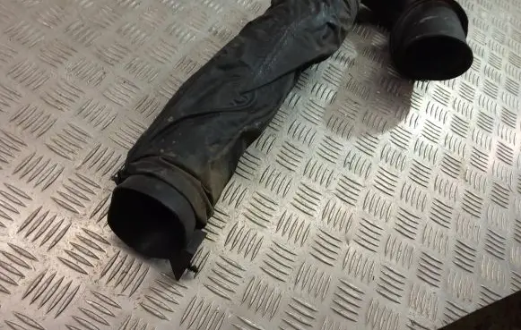 Chevrolet Captiva Intake resonator 20792675