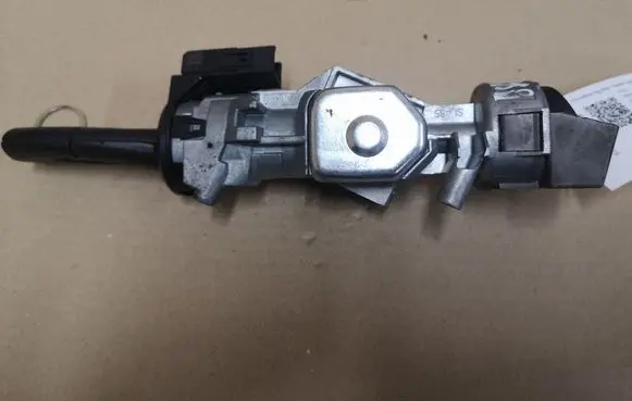 Ford Mondeo MK IV Ignition lock 3M13F880A