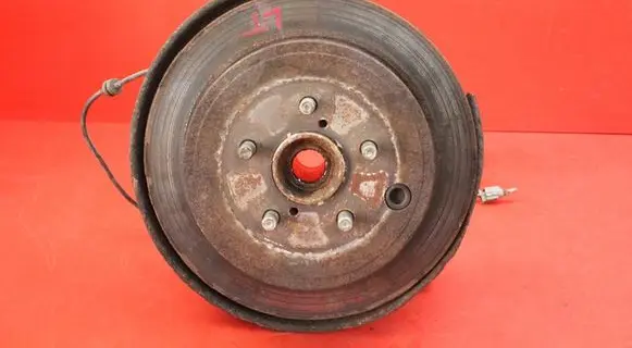 Subaru Forester SH Front wheel hub spindle knuckle