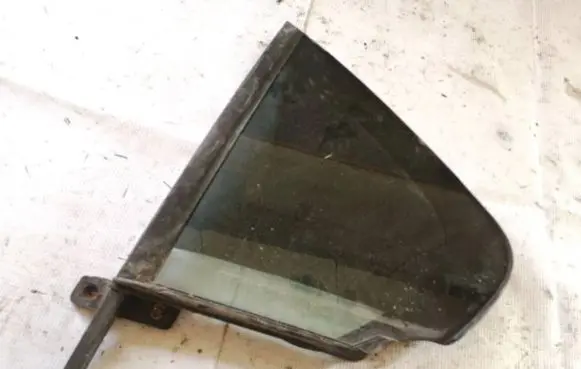 Volkswagen Jetta V Rear vent window glass as2