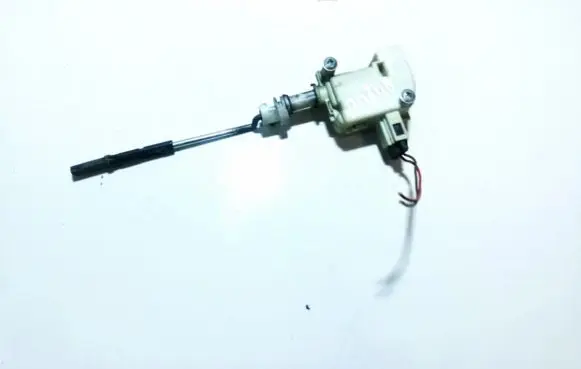 Volkswagen PASSAT B5 Central locking motor 3b0810773a 3b0959782