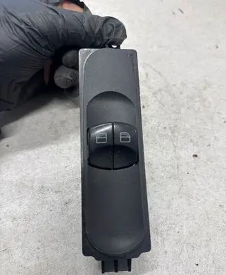 Mercedes-Benz Sprinter W906 Electric window control switch A9065451513 Q07ZGS002 5854244