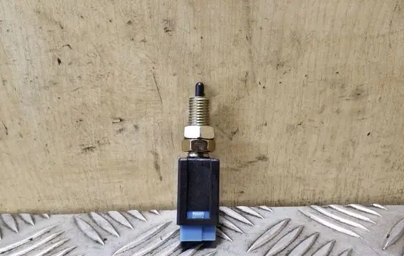 Clutch pedal sensor