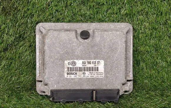 Volkswagen Golf IV Engine control unit/module ECU 06A906018EF 0261206324