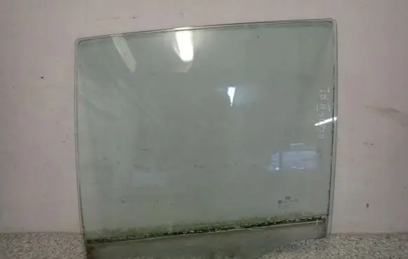 KIA Carens II Sliding door window/glass 