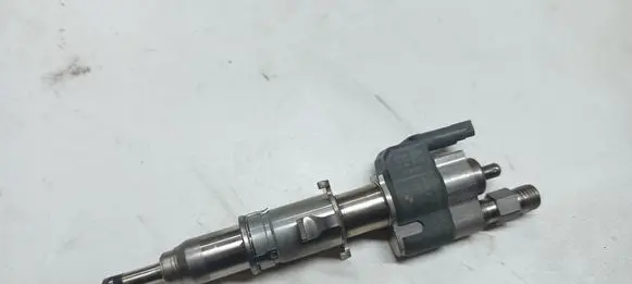 BMW 3 E90 E91 Fuel injector 10181010