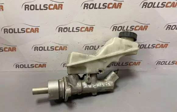 Toyota Avensis T250 Master brake cylinder 25113379