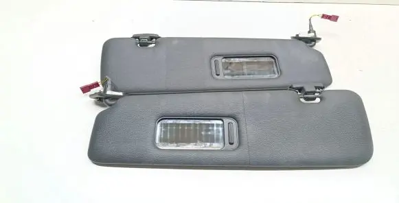 BMW 1 E82 E88 Sun visor 7139446