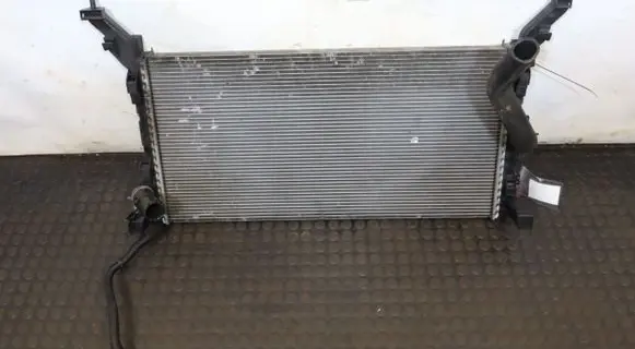 Renault Laguna III Coolant radiator H9418