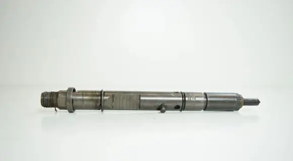 Audi A4 S4 B5 8D Fuel injector 059130201AE