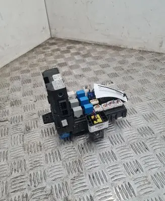 Hyundai Santa Fe Fuse module 9540026511