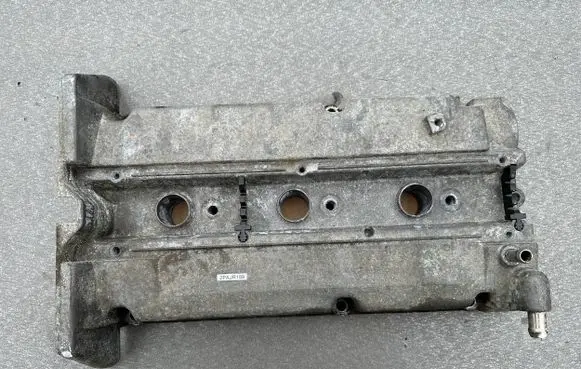 Mitsubishi Pajero Rocker cam cover MD310923